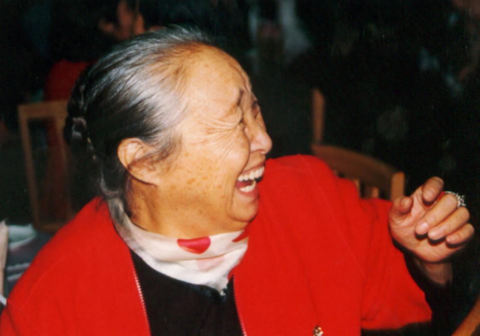 她是国家一级演员因病去世千人含泪送别23岁孙子更是国人骄傲