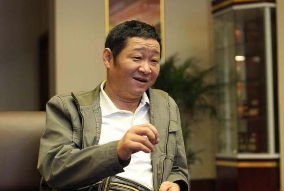 看了演员赵亮退圈当慈善鸡王操作才知道他是真正人间清醒