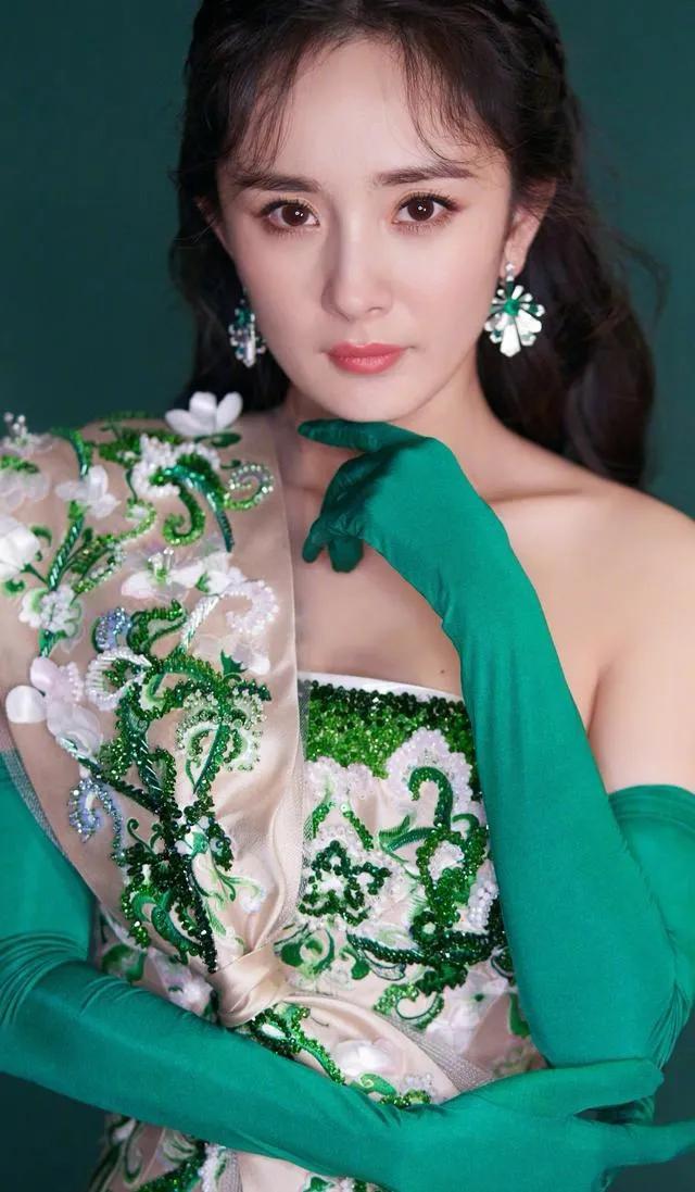 杨幂这一让彻底暴露了真实人品难怪她会被嘉行踢出局