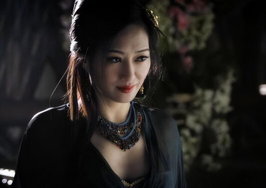 她凭借身材在大陆捞金翻脸吐槽内地脏乱差如今嫁入豪门当富太