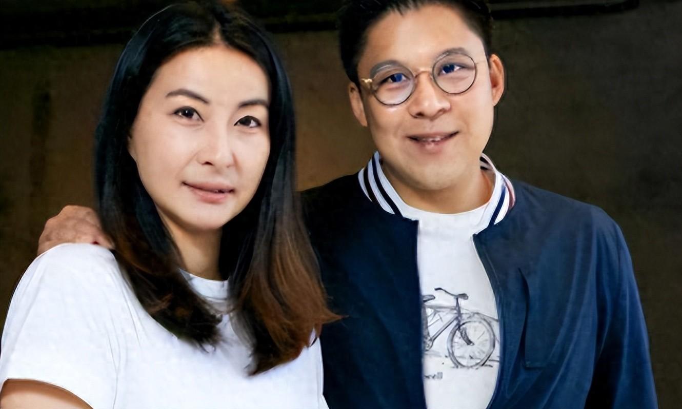 11年后再看郭晶晶才知道嫁给大他两岁的霍启刚到底有多幸福