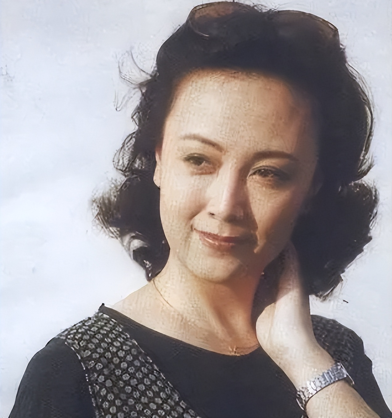 看到67岁赵静老年期打扮才发现女人直面衰老比刻意扮嫩更美