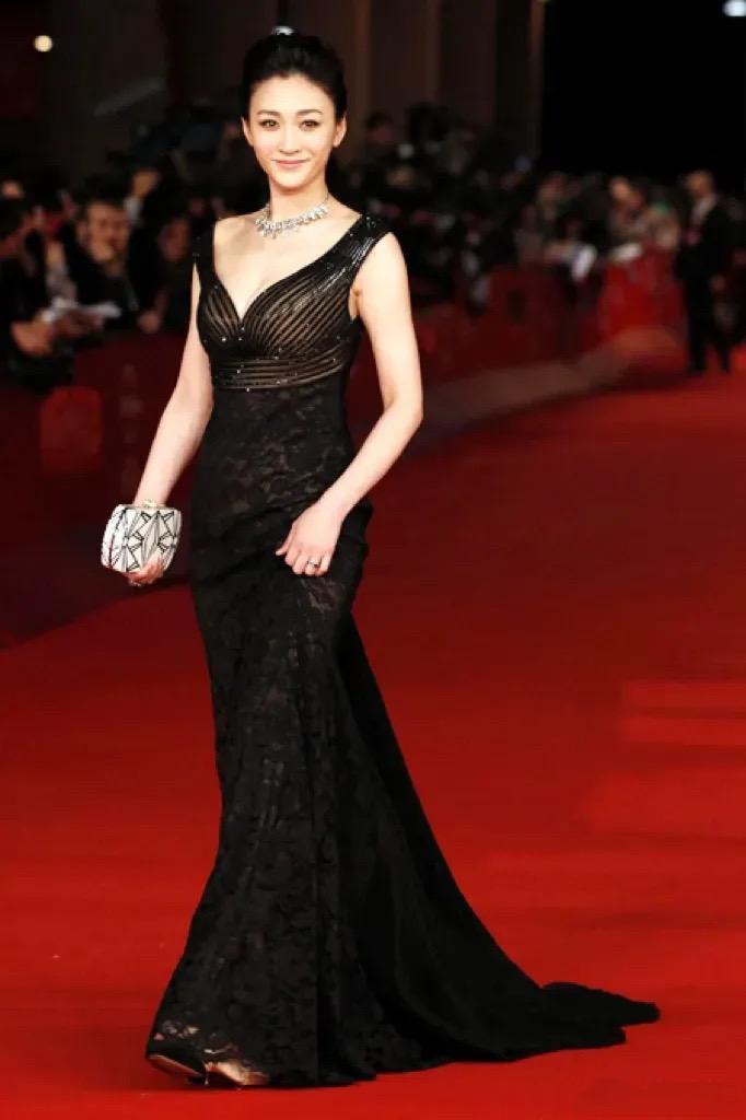 44岁的李小冉身材好到爆好身材是天生的吗后天努力更重要