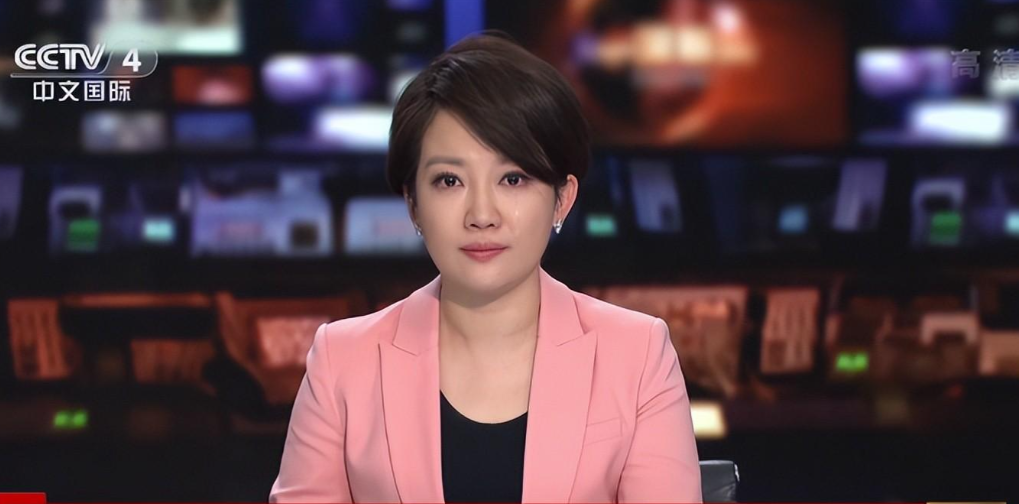 央视主持人王端端曾因直播时落泪引争议嫁同行丈夫幸福美满