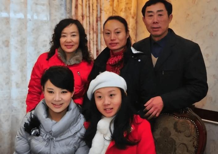 盲人歌手刘赛倒贴2套别墅下嫁军人丈夫愿意捐献眼睛