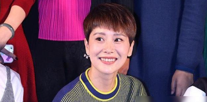 还在比美事实证明被嘲笑脸垮的海清早就走上了另一条大道上