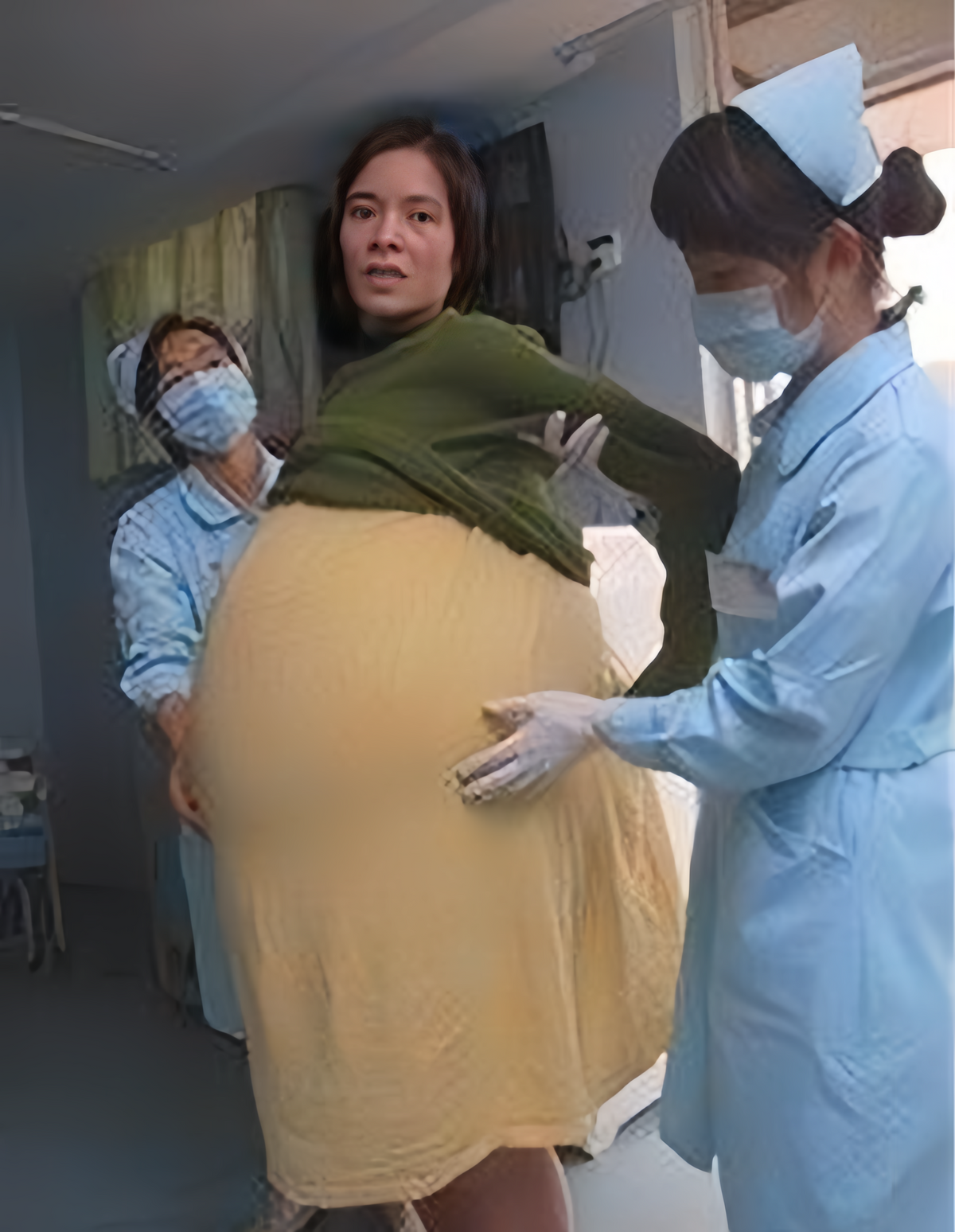 2009年被丈夫抛弃挺着60公斤肚子的女子如今活成了天使的模样