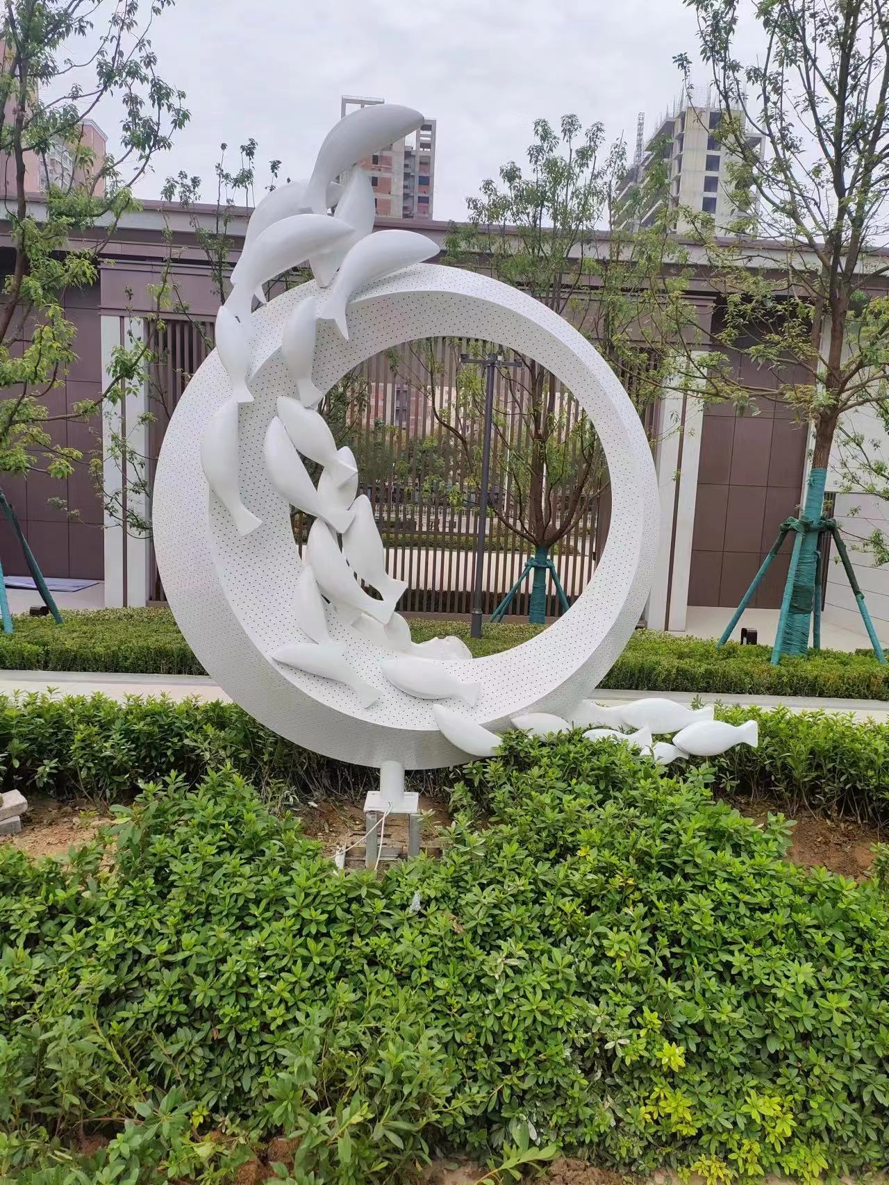 泡沫雕塑材质更适用