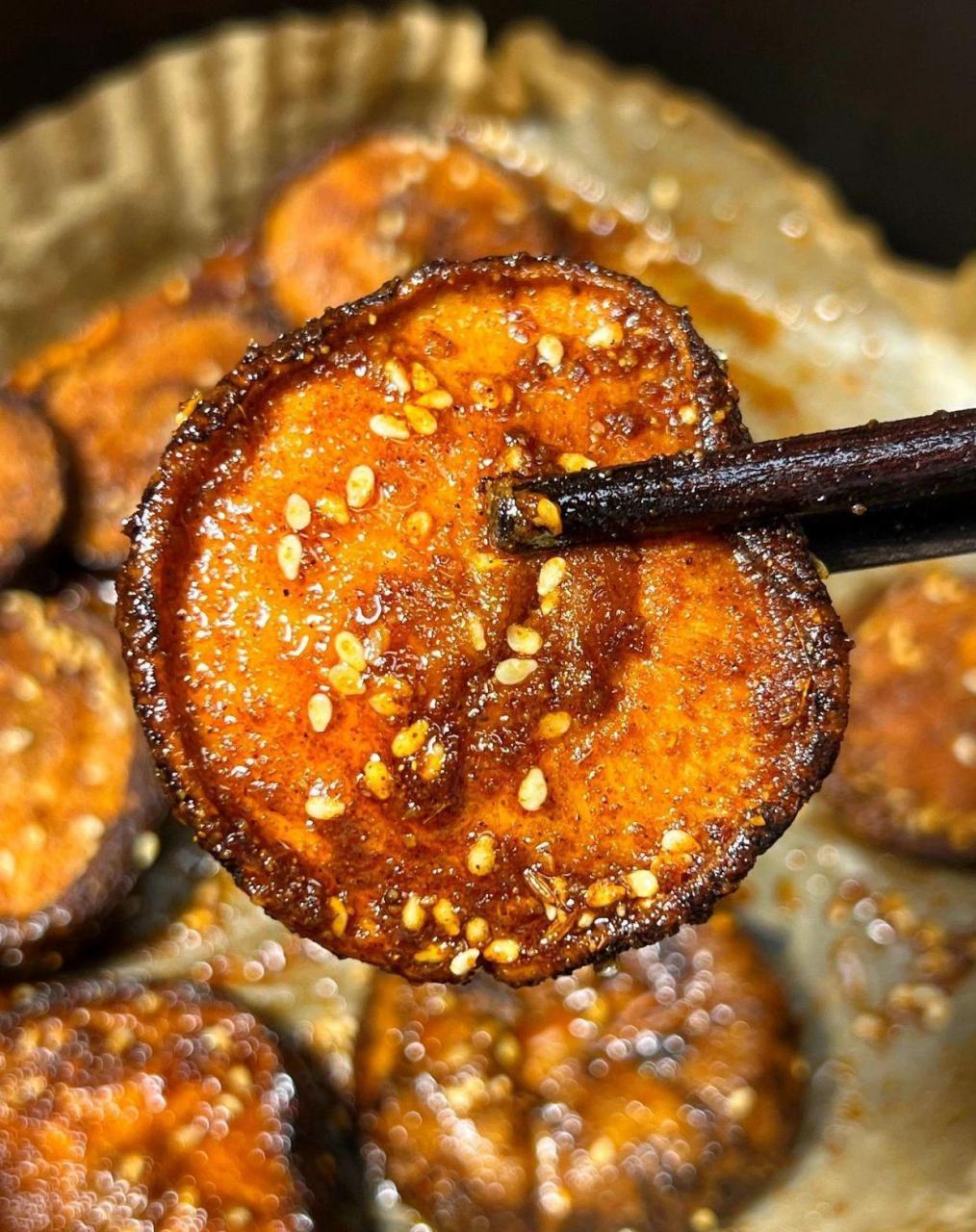 烤香菇在家就能轻松get!巨香巨入味!比烧烤店的还好吃!