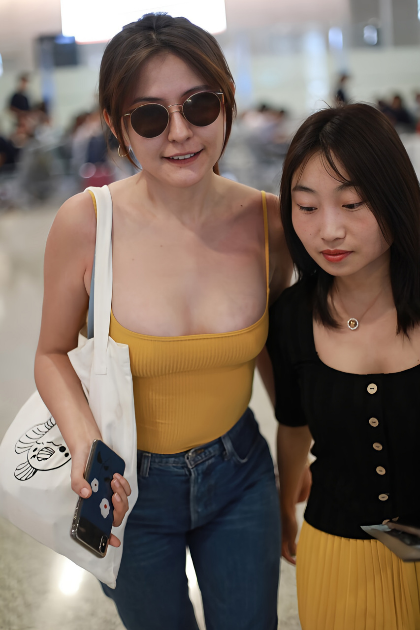 哈哈,热依扎机场生图来啦!