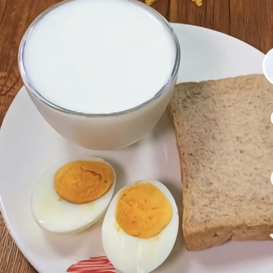 早餐食用一个鸡蛋和一瓶牛奶,可以获得丰富的营养物质,对维持身体健康
