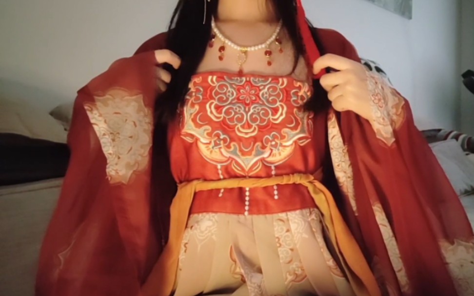 白桃露露汉服碧落、汉服远黛、红楼汉服写真照图片视频什么梗