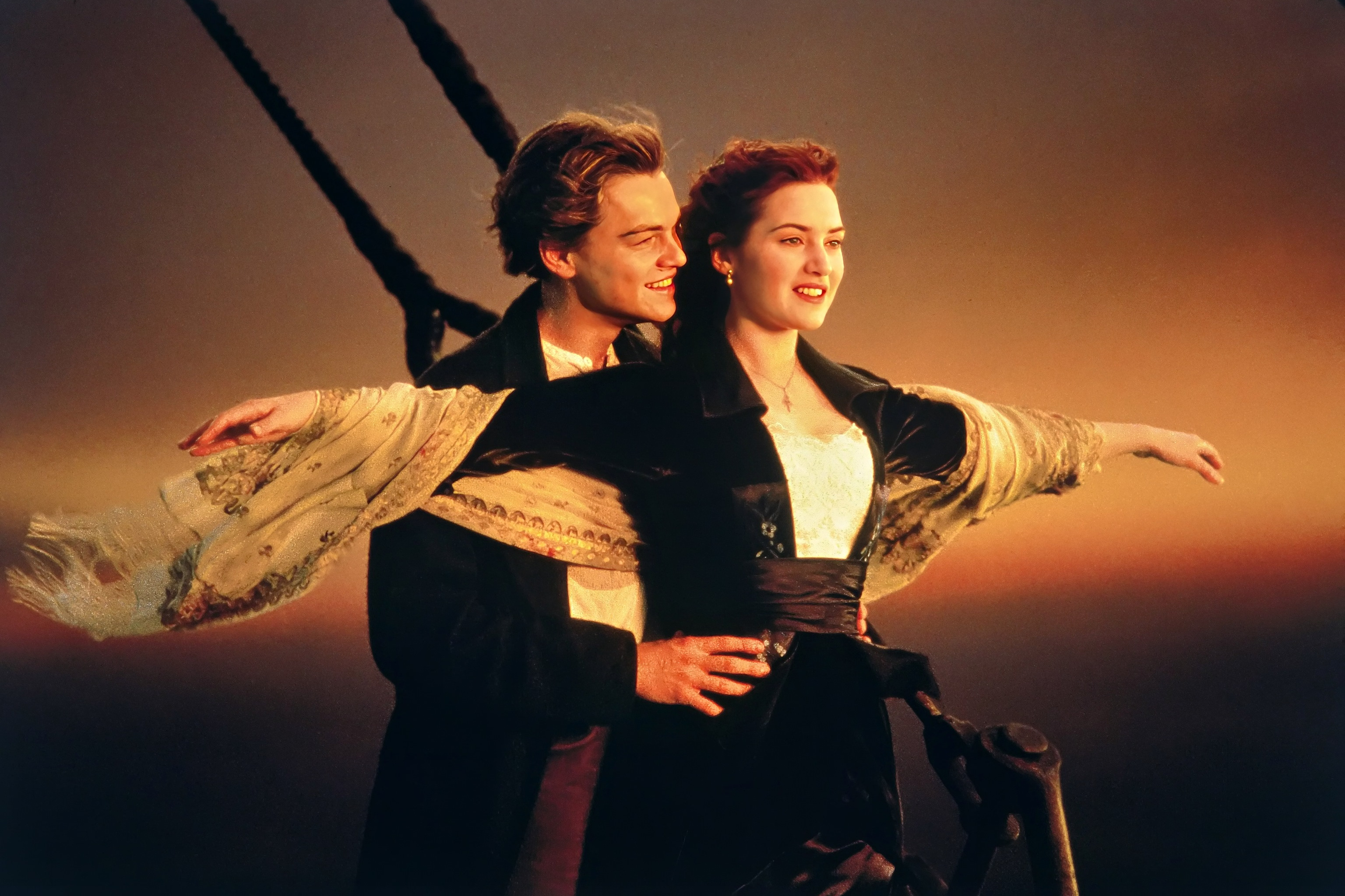 你愿意为他穿情趣内衣吗?