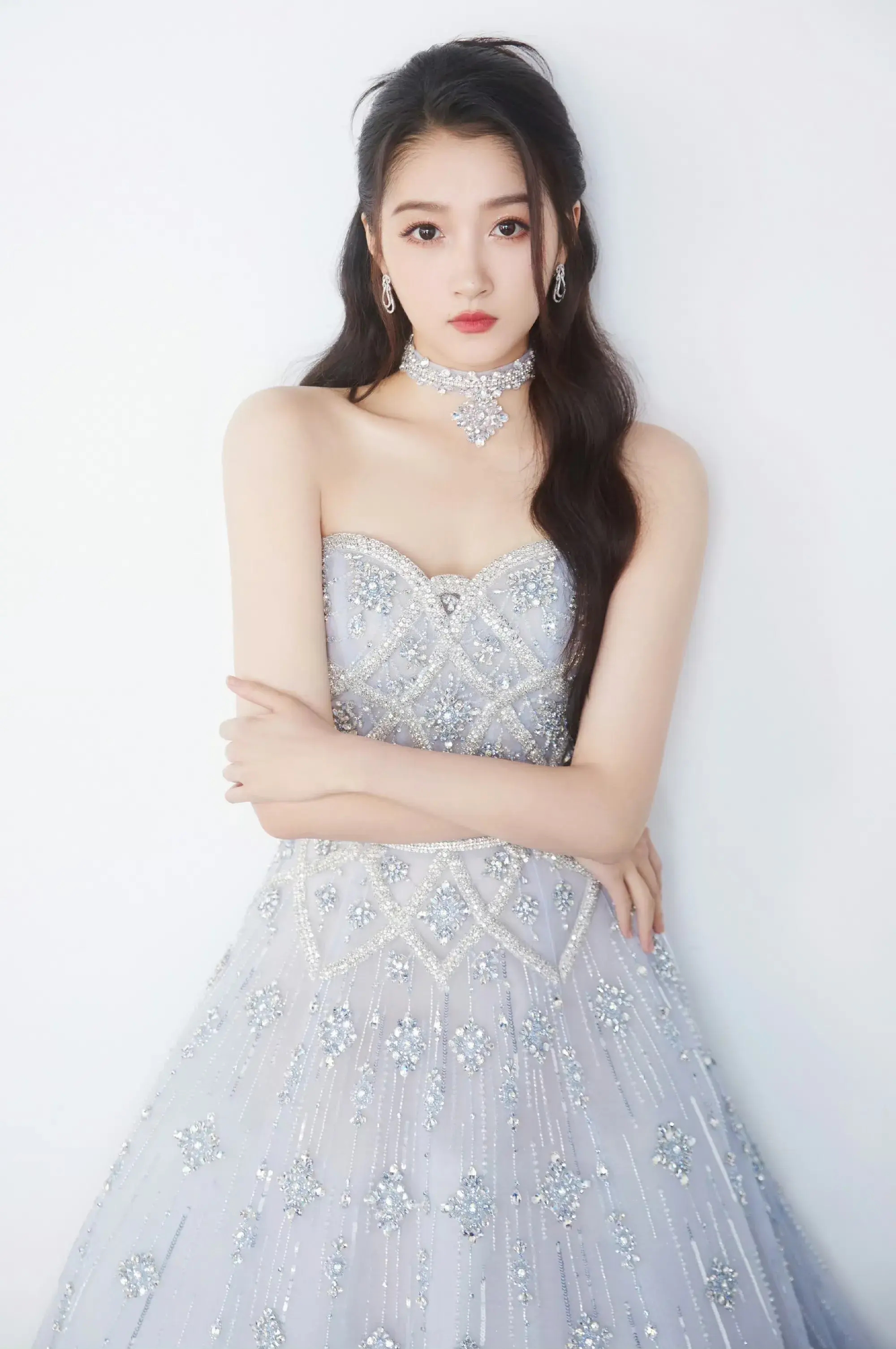 这谁能顶得住呢?关晓彤,这身材真叫人窒息啊!