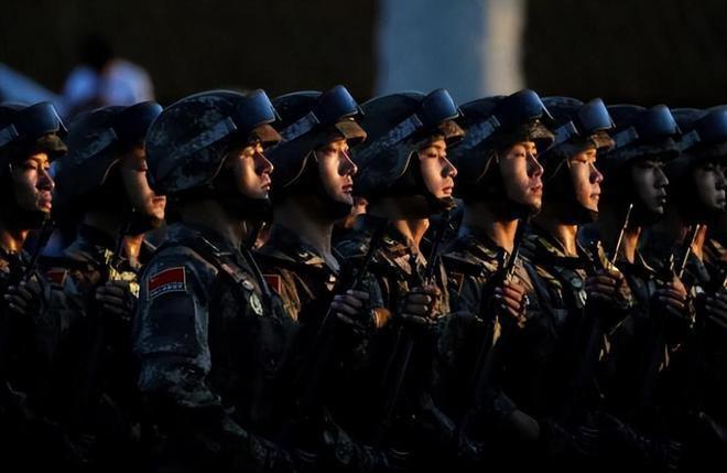 陆军野战部队:师,团,营,连,排,班的人员编制