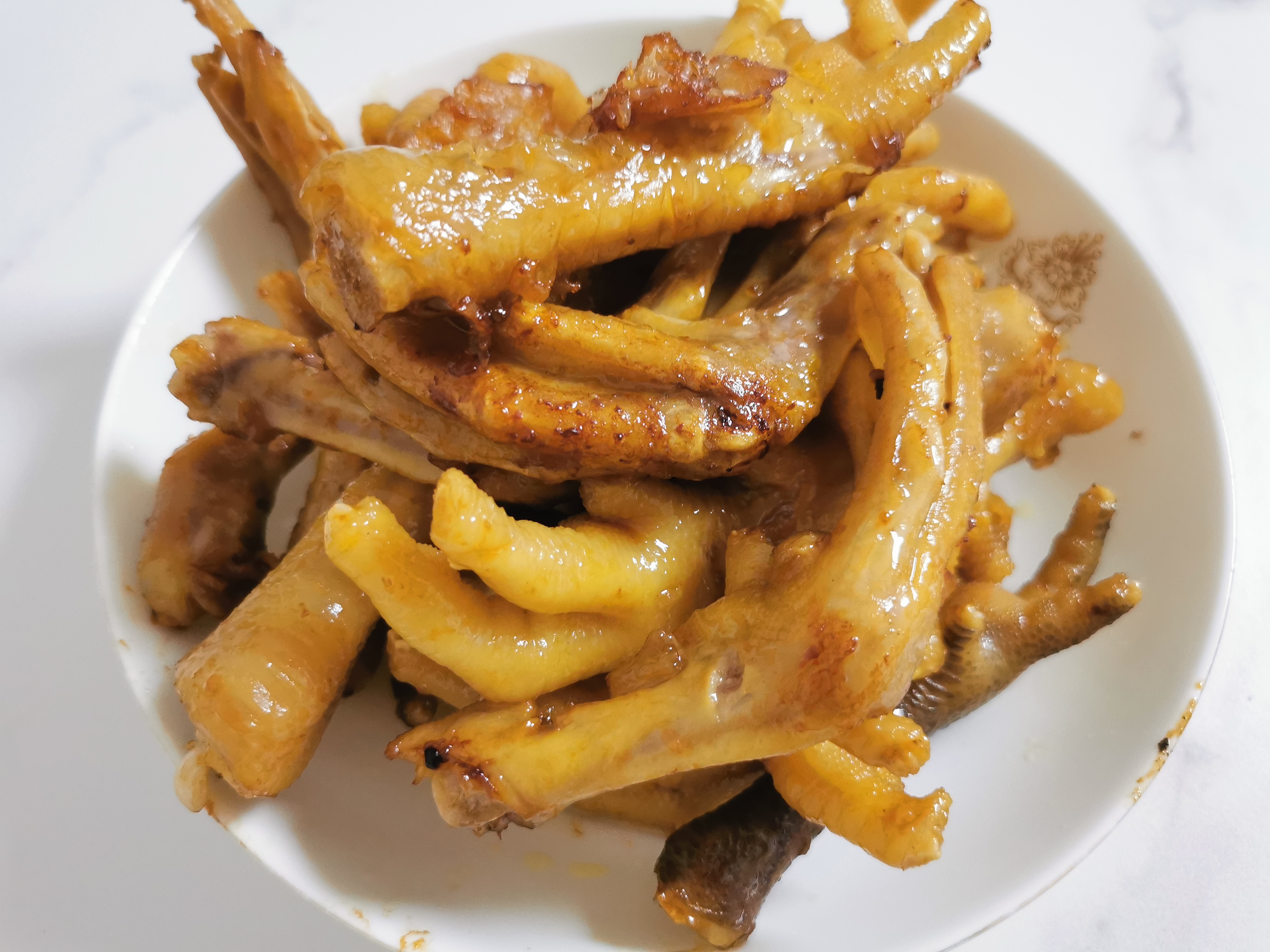 今晚吃爪子, 鸡爪和鸭爪, 都是老家带上来的.