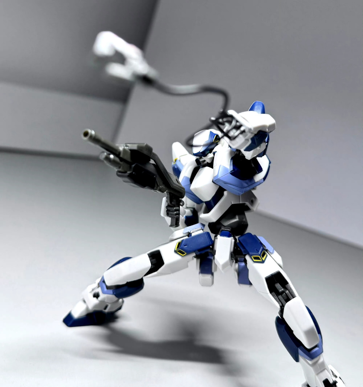 模型欣赏:全金属狂潮 arx-7强弩,该机是秘银首架拥有搭载λ-driver并