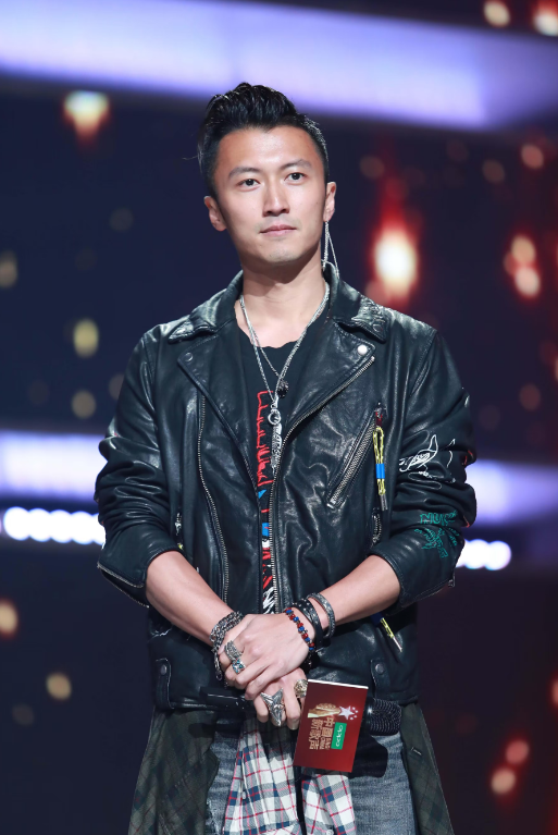 娱乐圈受过伤的明星,刘亦菲,赵丽颖上榜,最后一位"拿命拍戏"