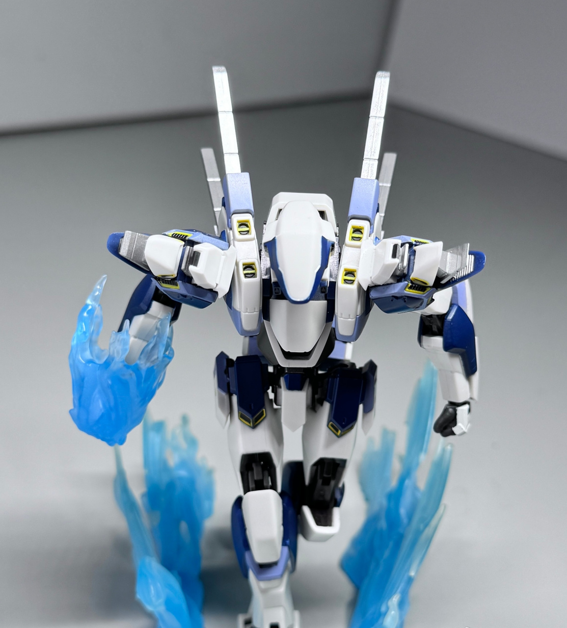 模型欣赏:全金属狂潮 arx-7强弩,该机是秘银首架拥有搭载λ-driver并