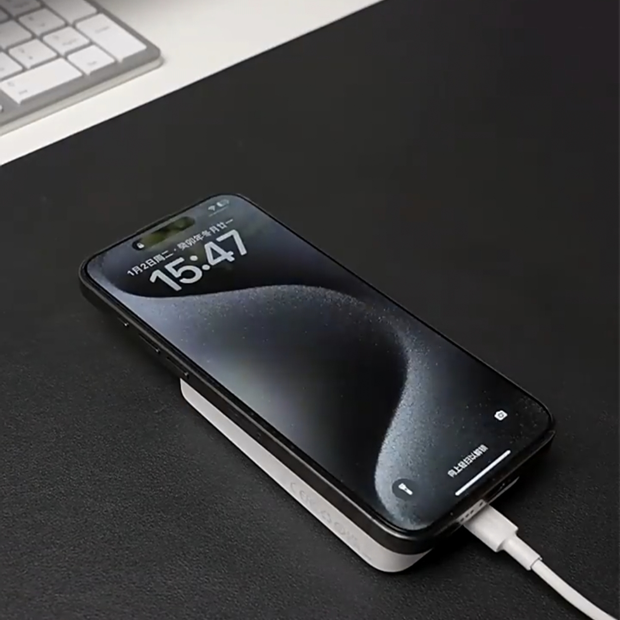 倍思磁吸充电宝评测:20w快充,小巧便携,强力磁吸,智能温控