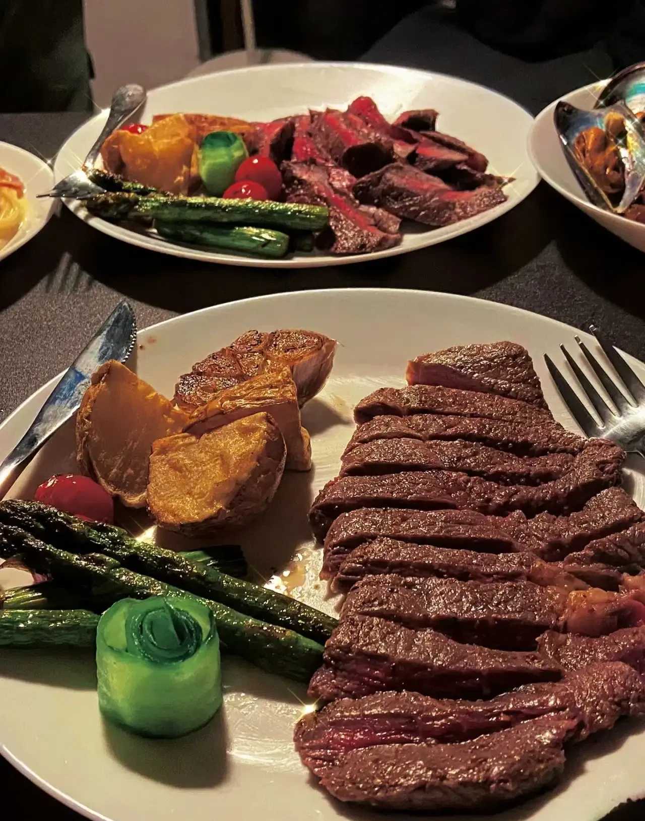 自己做的米饭炒菜 可以天天吃也不腻 但西方传来的食品 肯德基汉堡