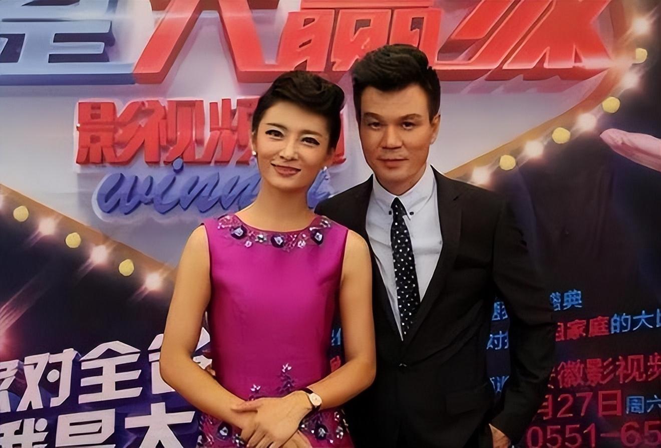 她是著名美女主持人嫁给神秘老公生下三个孩子50岁宛如少女