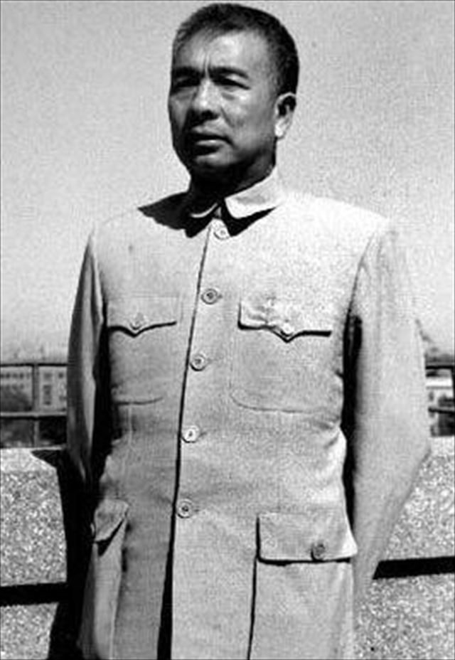 亲兄弟同时考入黄埔兄叛变弟后成正国级晚年兄竟然揭发过弟
