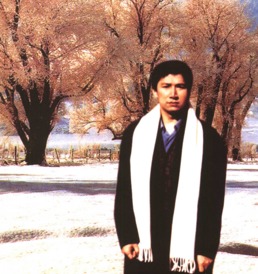 有一天,李春平在给老太太捶腿的时候却遭到了一通连打带踹,他不解地