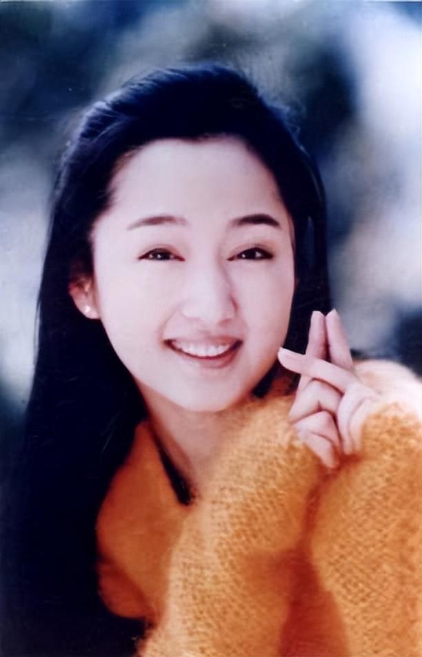 杨钰莹不但歌唱得甜,她一样唱得甜,杨钰莹的长相曾迷倒万千少男