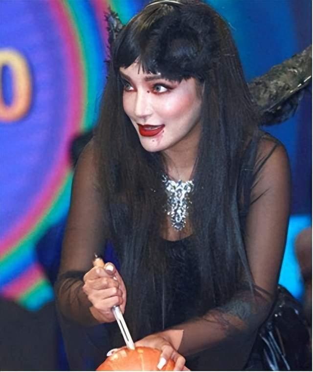 回顾这些超女都整容了今昔对比明显背后是她们想红的无奈