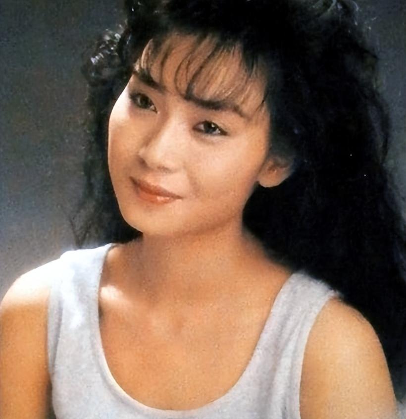 邝美云:从贫民窟女孩到香港女富豪,她说,女人的贵人是自己