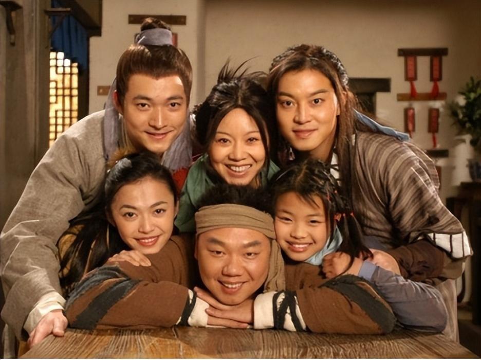 王莎莎靠莫小贝走红被嫌丑长大后即便演小配角也不整容