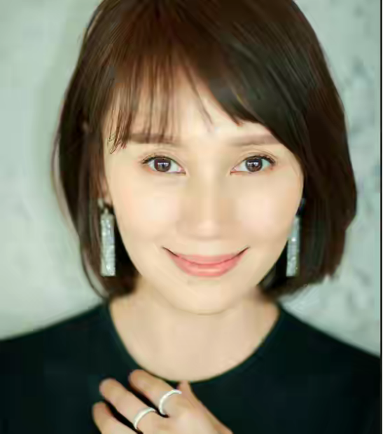 演员袁泉即使从舞台上跌落受伤也阻挡不了她对演戏的热情