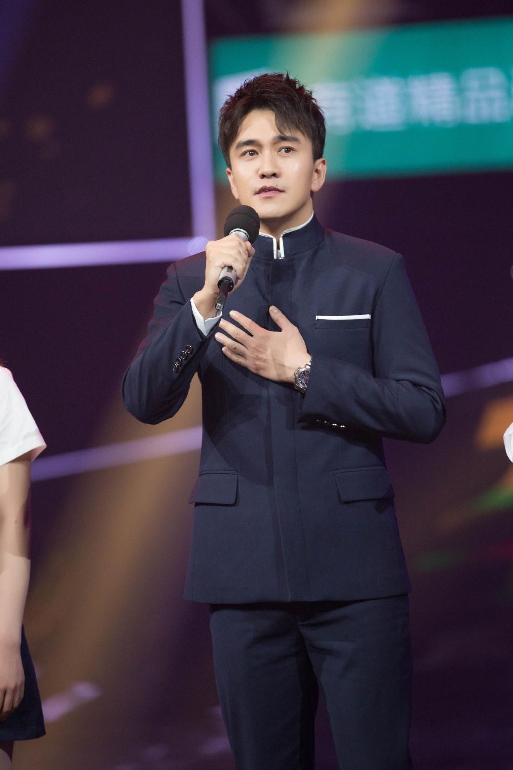 回顾以为是假新闻其实是真新闻从韩庚到撒贝宁离谱又惊人