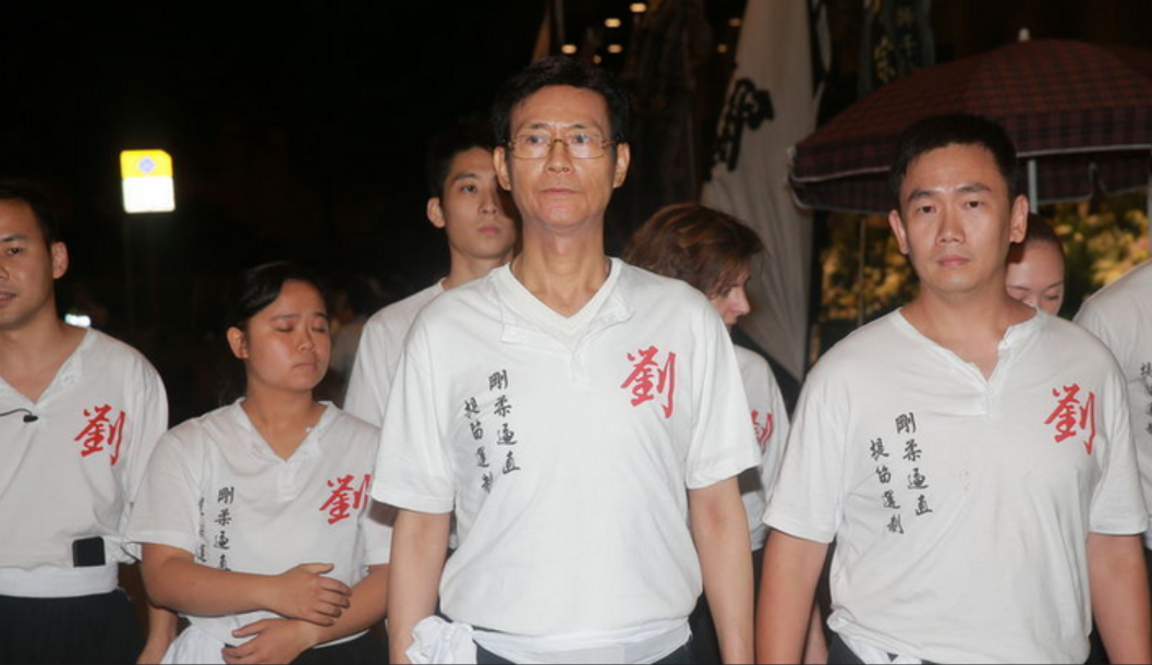 刘家良演艺生涯拍摄近百部武侠影视作品,南拳北腿样样精通,去世时大