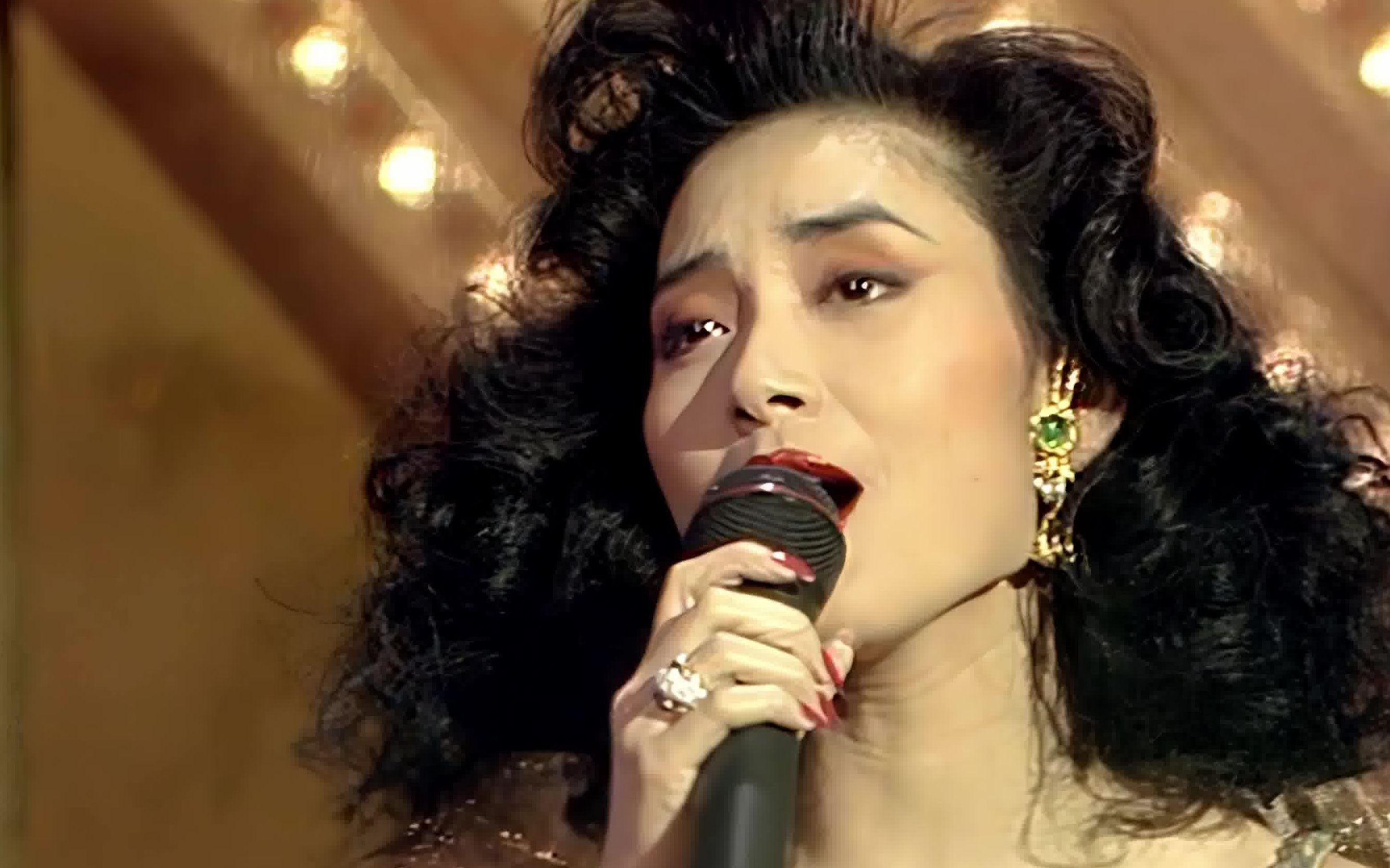 邝美云从贫民窟女孩到香港女富豪她说女人的贵人是自己