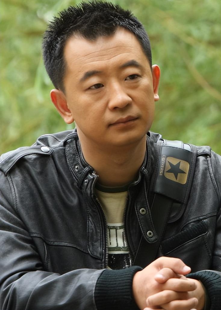 那一年,演员黄海波因pc被抓的消息传遍大街小巷,一时间,墙倒众人推.