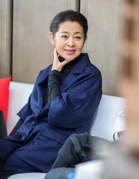 回顾倪萍感谢陈凯歌不娶之恩我儿子很孝顺丈夫是绝世好男人
