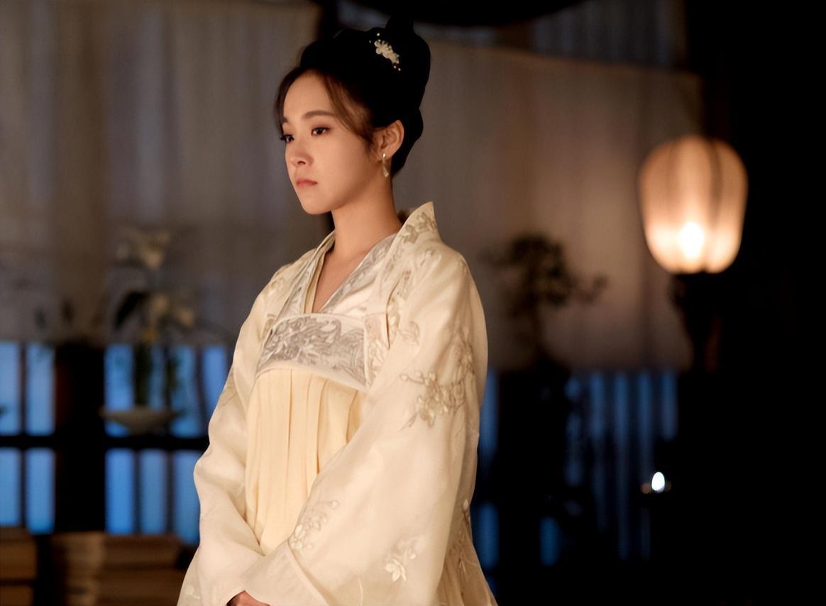 三四十岁还能演学生只服这5位不用装嫩校服一穿灵气就来