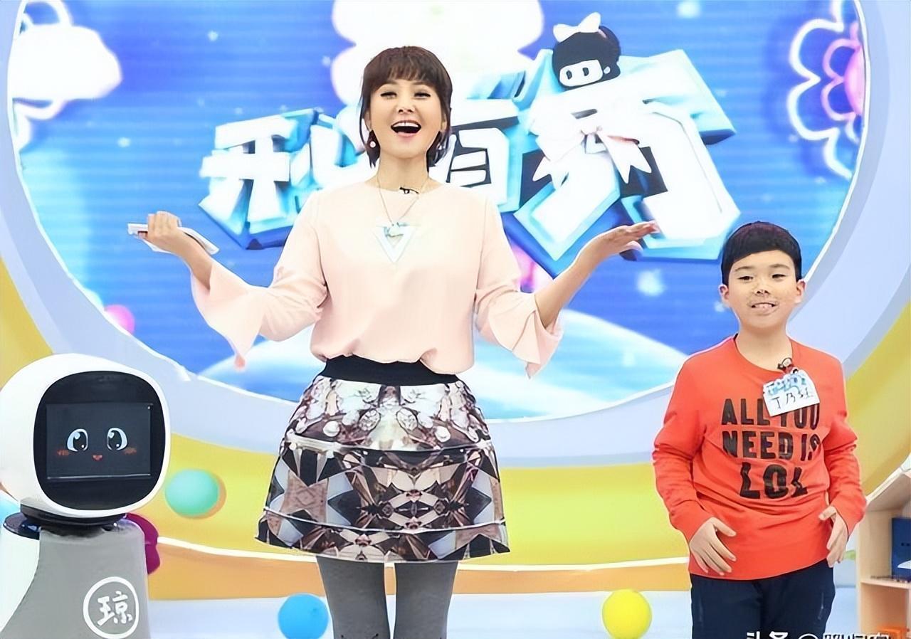 方琼和丈夫杨杨之间有8岁的年龄差,但这并没有影响两人之间的感情.