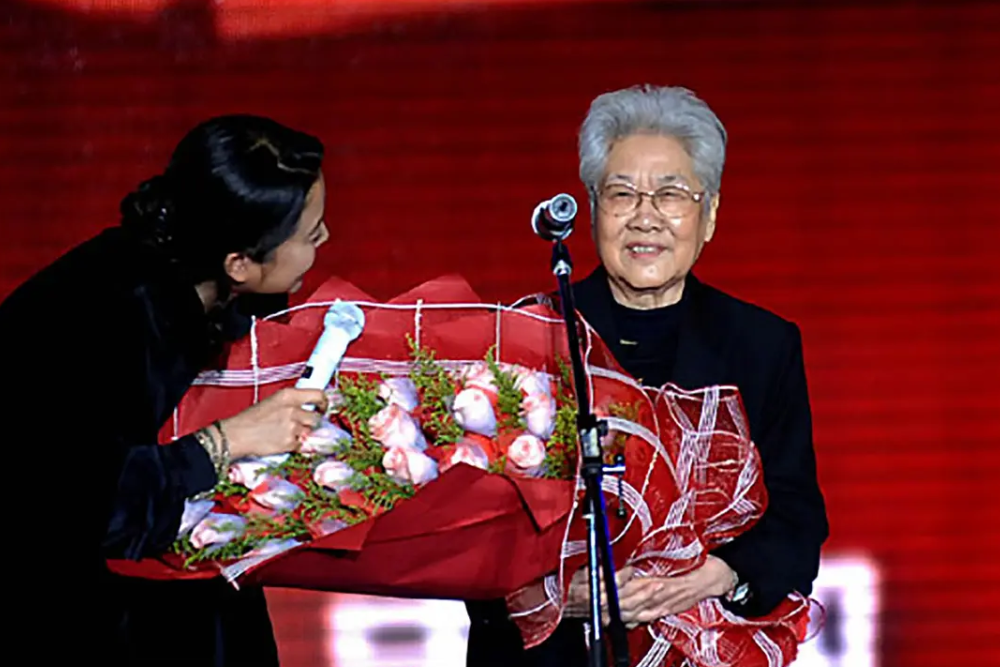 回顾老电影南征北战中20位主演都已去世最小仅49岁