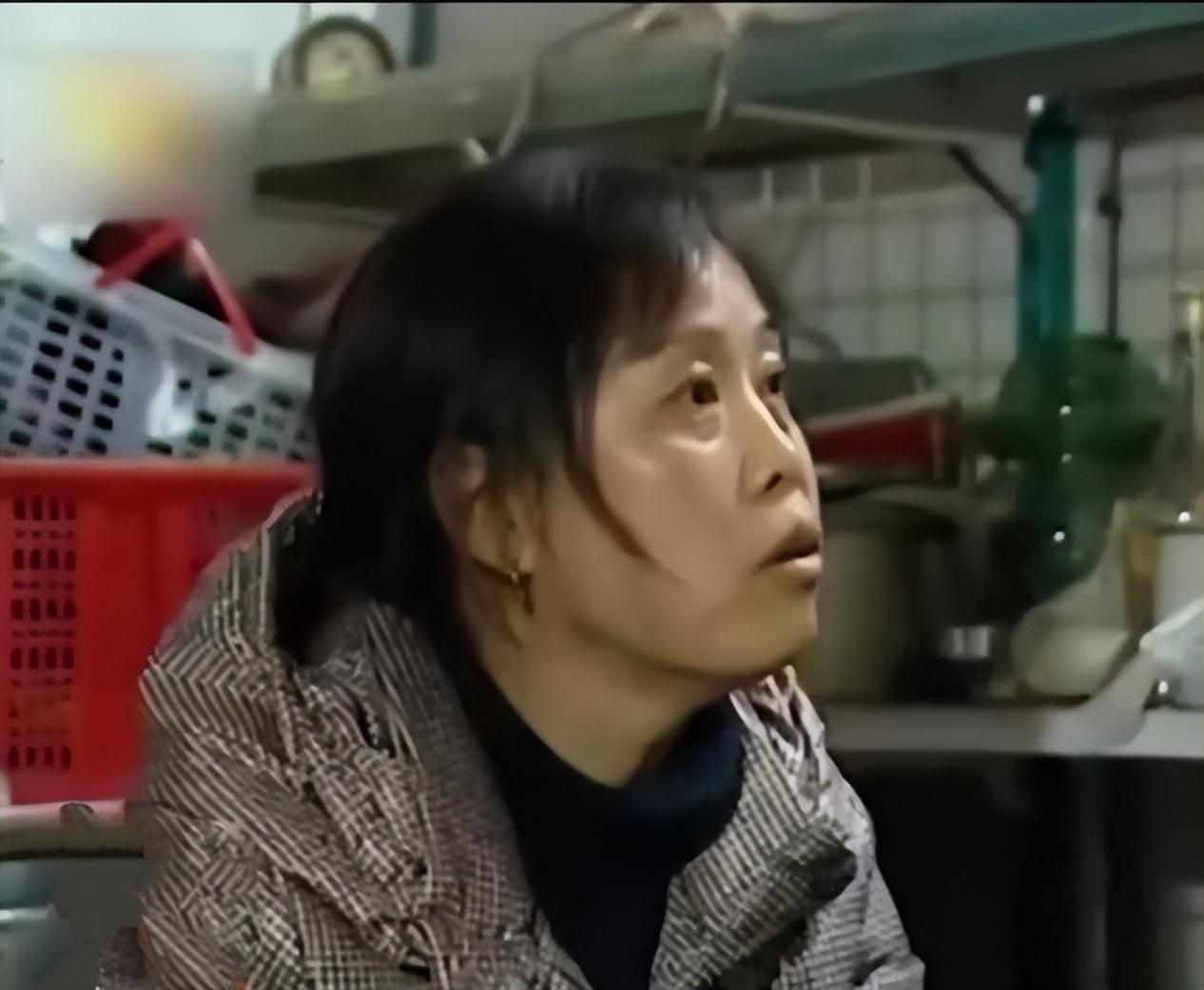 回顾95岁大爷与42岁保姆闪婚为满足娇妻要求将孙子告上法庭