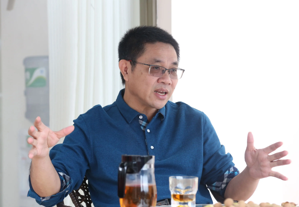 1980年农村娃考上北大后全村凑路费38年后每户获赠一栋别墅