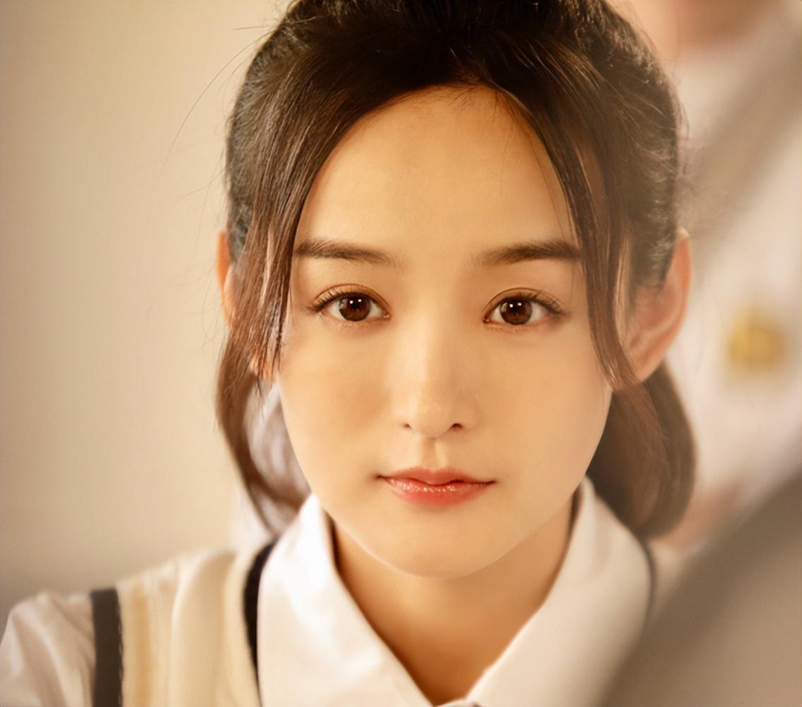 然而,这些明星之所以能维持年轻态,与她们精心的保养息息相关.