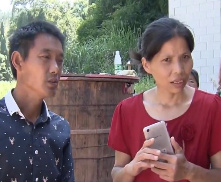 1994年伍继红692分考上人大至今失业中与5个孩子靠低保生活