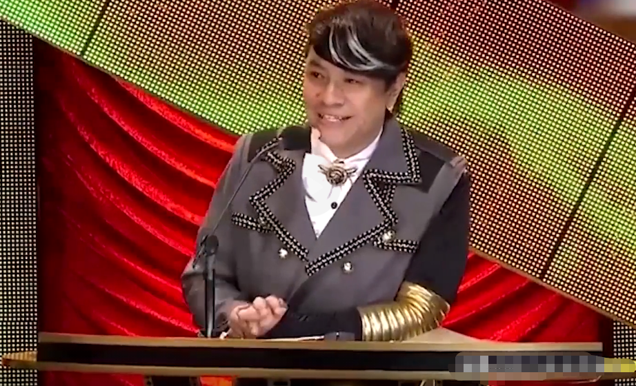 回顾明星下不来台的尴尬现场刘亦菲笑容消失黄渤不愧高情商