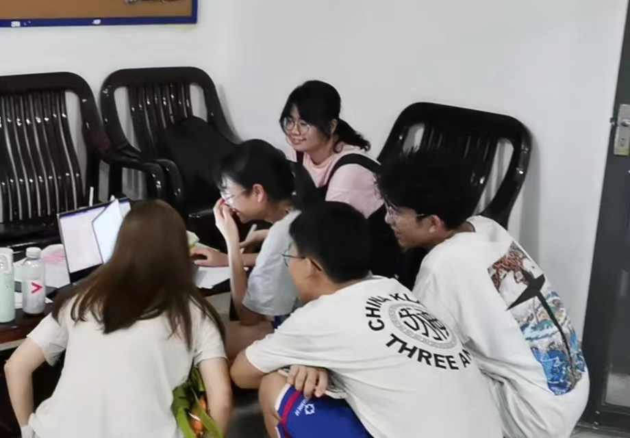 汕头大学学子风采谢沂志每个人的生命都是通向自我的征途
