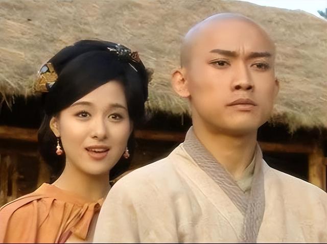 沈傲君:向男友聂远求婚,惨遭对方抛弃,如今嫁给了乾隆的后裔