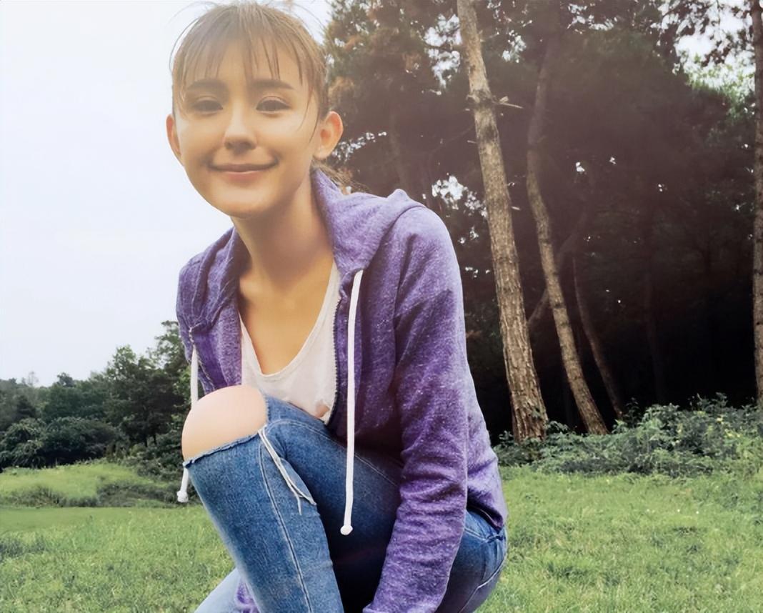 这一次,37岁的"宁贵人"热依扎,给女演员们敲响了"警钟"!