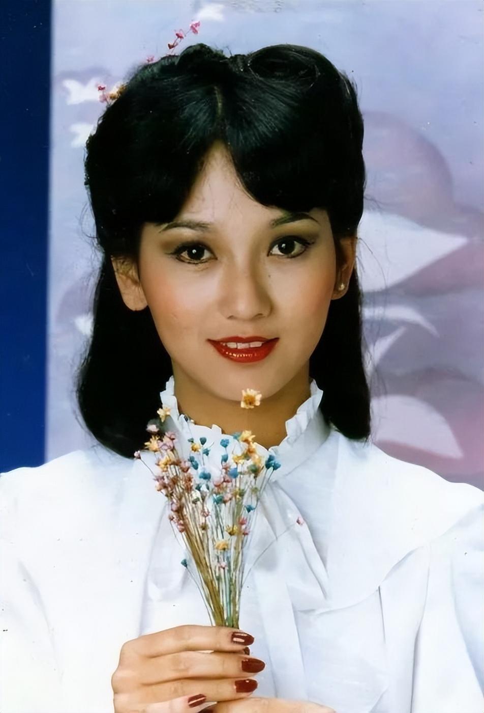 赵雅芝的3个麒麟子小儿子继承衣钵长子次子个个让她骄傲